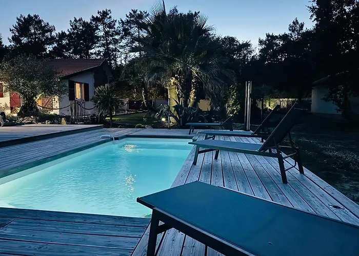 A 130 M Piscine Partages ヴィラ