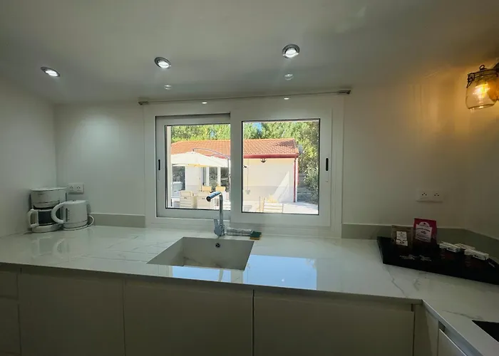 A 130 M Piscine Partages * スラック・シュル・メール