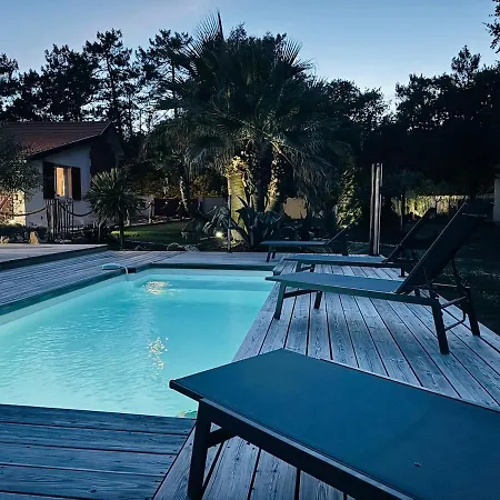 A 130 M Piscine Partages Villa